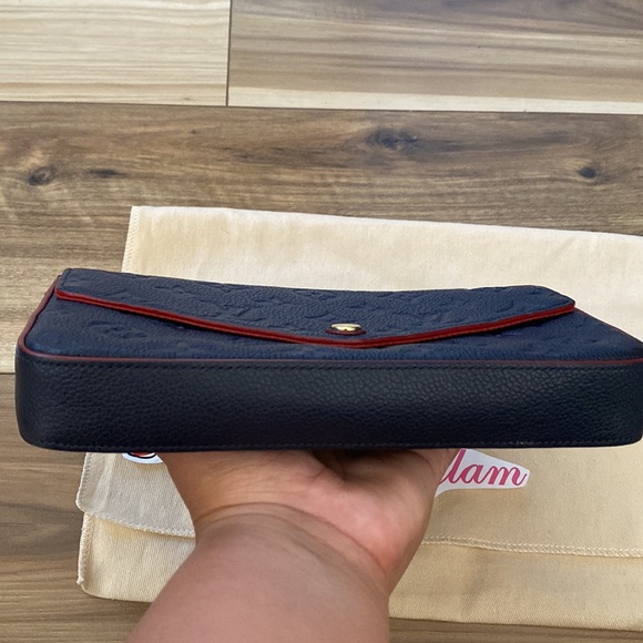 Sold - Picture 6 of 12